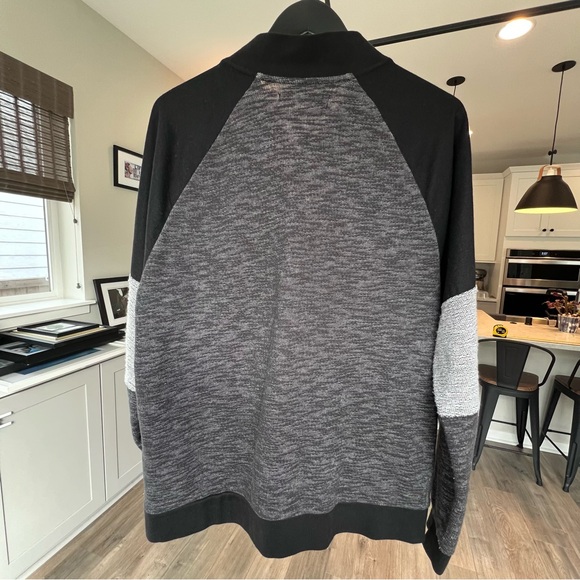 Kenneth Cole Zip Up Cardigan Sweater (size L) - Picture 5 of 6